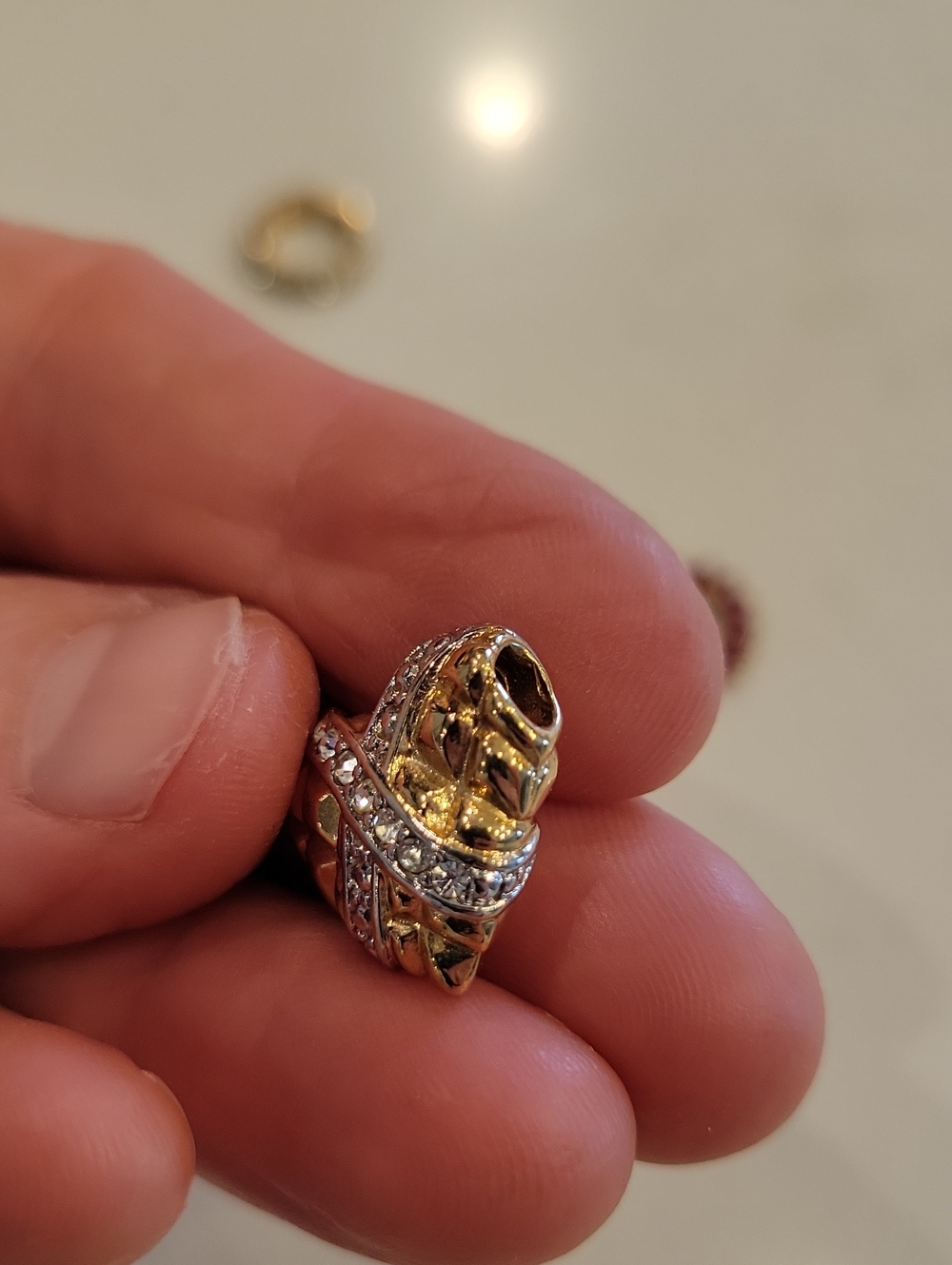 Random Lot Gold Pendants & Slides - Picture 3 of 6